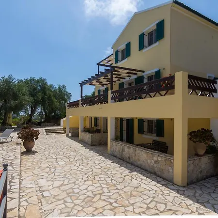Elaia & No.5 * Gaios