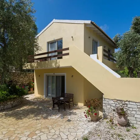 Elaia & No.5 Apartment Gaios