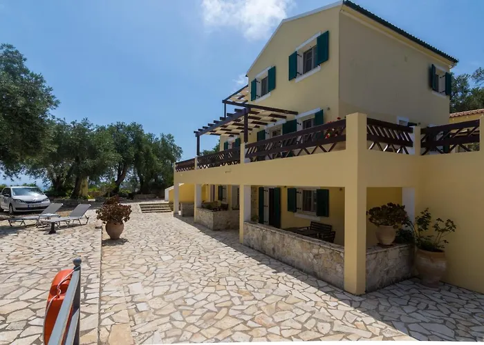 Elaia & No.5 * Gaios